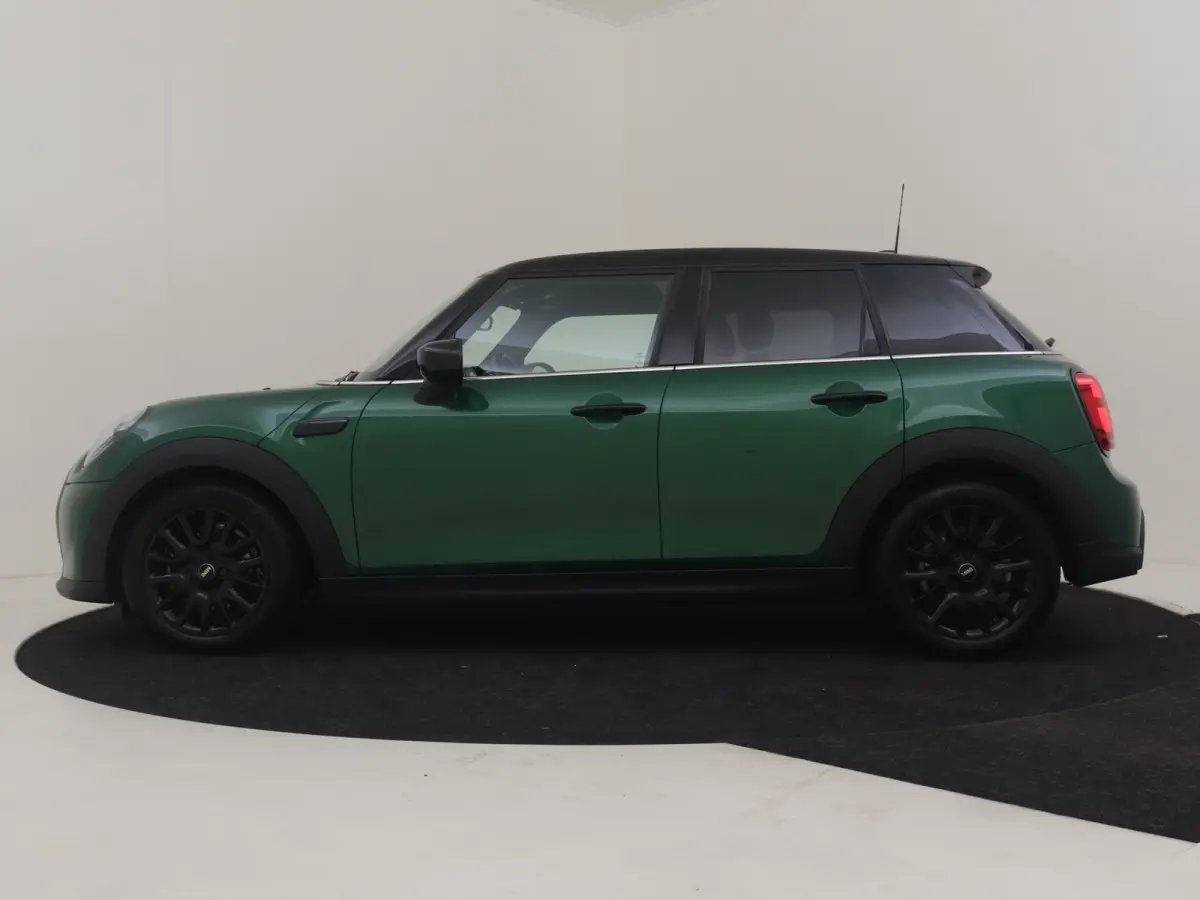 1.5 Cooper Camden Edition Automaat | Leder l Climate control | Cruise control | Navigatie | Parkeersensoren | App Connect | LED | DAB | 16"LMV