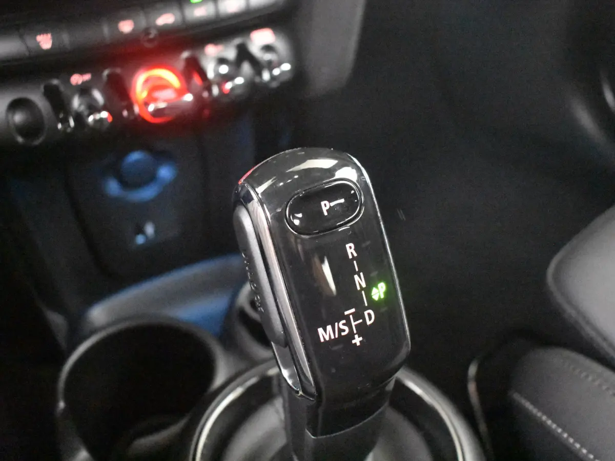 1.5 Cooper Camden Edition Automaat | Leder l Climate control | Cruise control | Navigatie | Parkeersensoren | App Connect | LED | DAB | 16"LMV