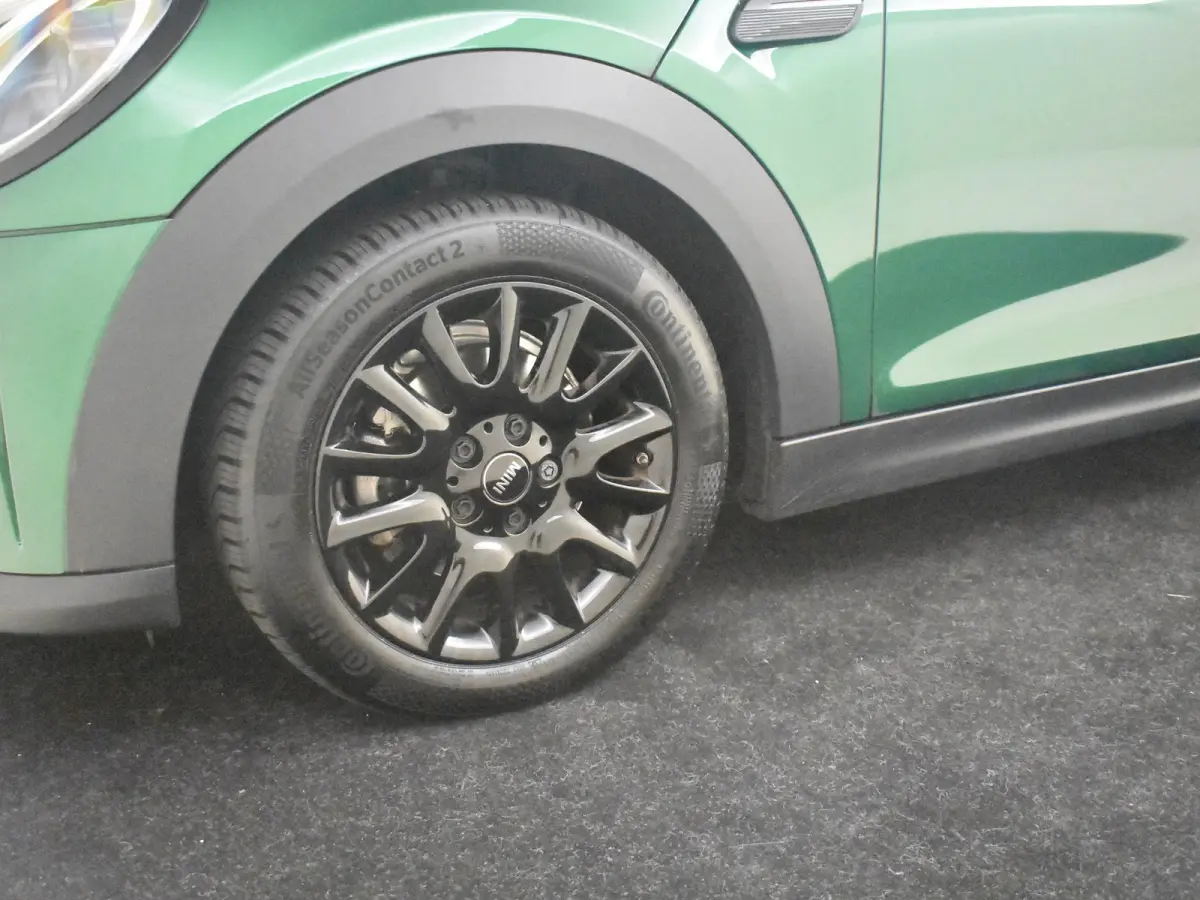 1.5 Cooper Camden Edition Automaat | Leder l Climate control | Cruise control | Navigatie | Parkeersensoren | App Connect | LED | DAB | 16"LMV