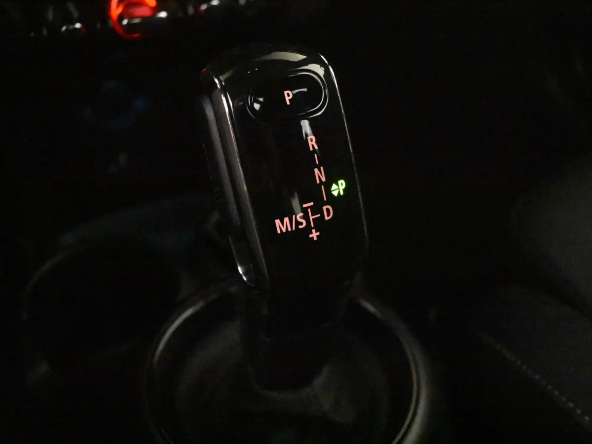 1.5 Cooper Camden Edition Automaat | Leder l Climate control | Cruise control | Navigatie | Parkeersensoren | App Connect | LED | DAB | 16"LMV