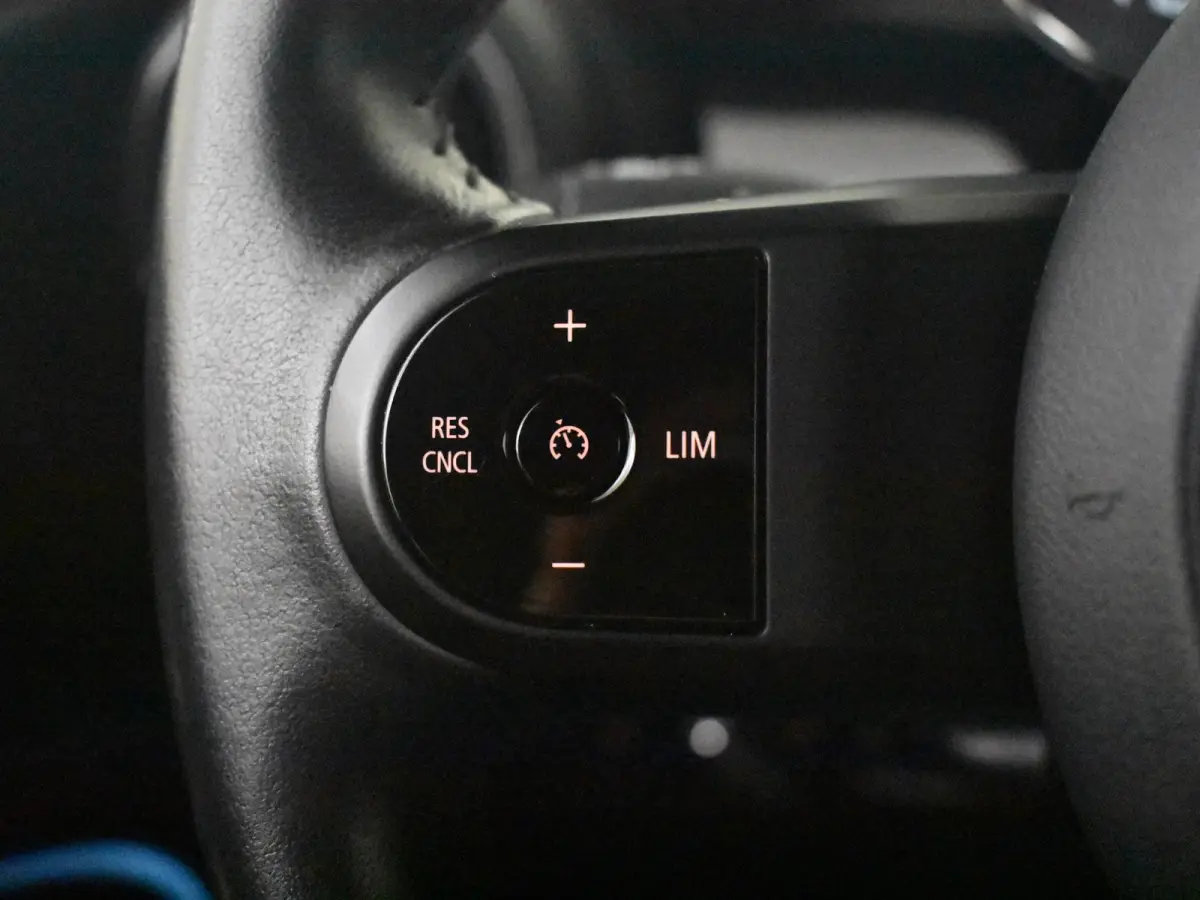 1.5 Cooper Camden Edition Automaat | Leder l Climate control | Cruise control | Navigatie | Parkeersensoren | App Connect | LED | DAB | 16"LMV