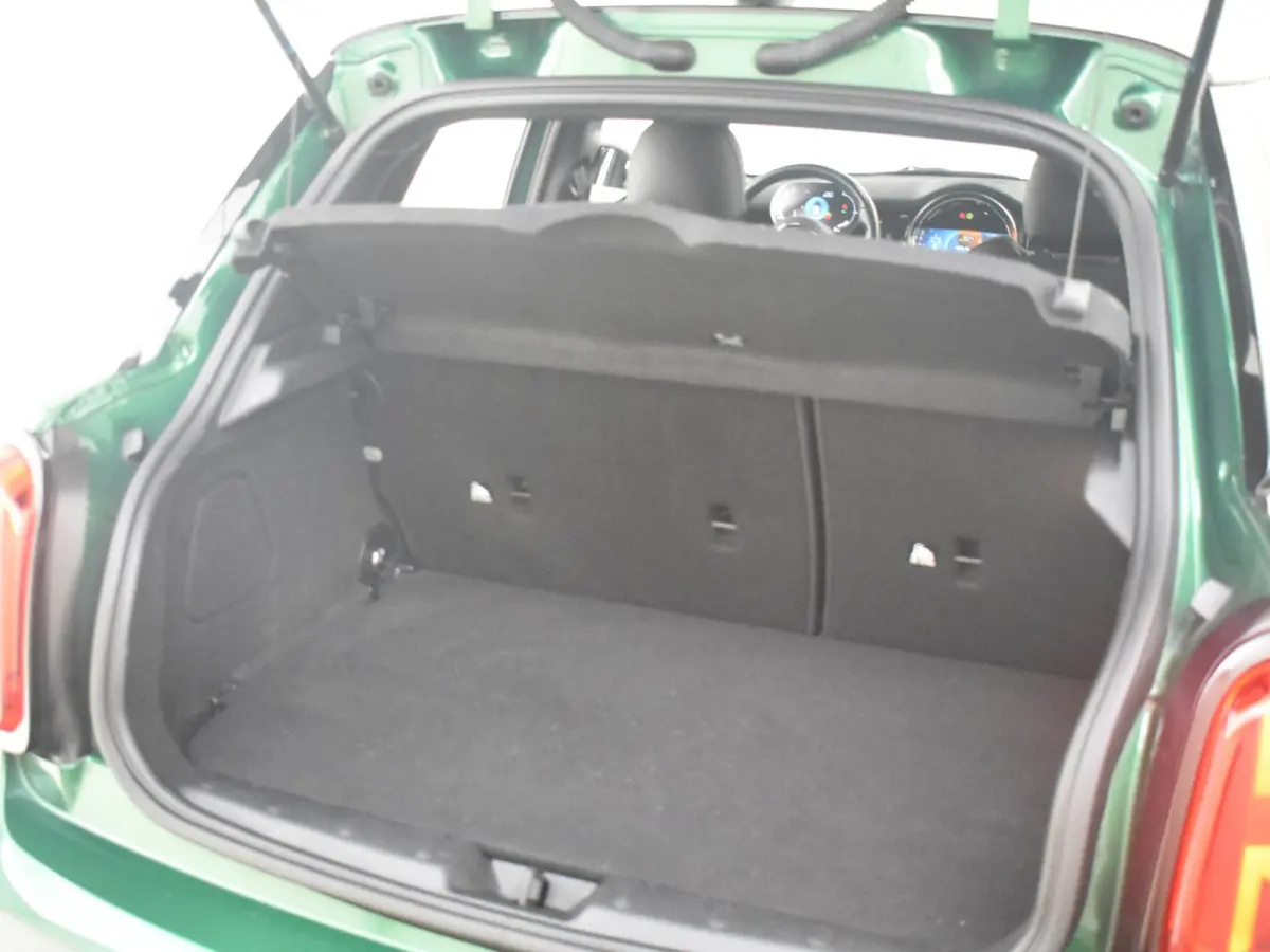 1.5 Cooper Camden Edition Automaat | Leder l Climate control | Cruise control | Navigatie | Parkeersensoren | App Connect | LED | DAB | 16"LMV