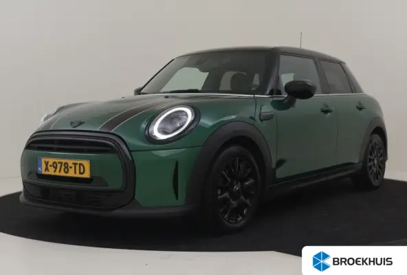 1.5 Cooper Camden Edition Automaat | Leder l Climate control | Cruise control | Navigatie | Parkeersensoren | App Connect | LED | DAB | 16"LMV