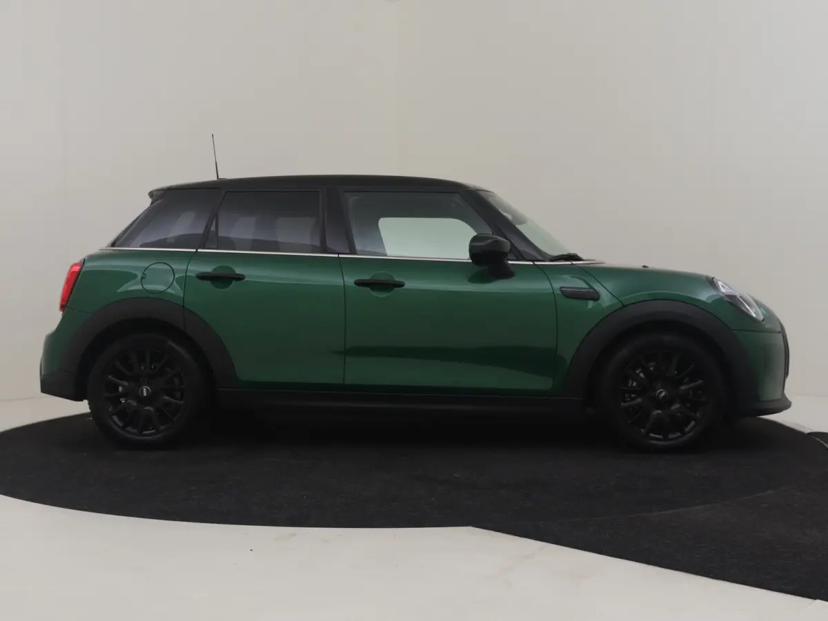 1.5 Cooper Camden Edition Automaat | Leder l Climate control | Cruise control | Navigatie | Parkeersensoren | App Connect | LED | DAB | 16"LMV