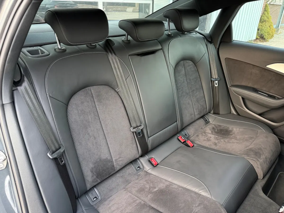 1.8 TFSI Ultra S AUT LMV18/PDC/LEER/NAVI