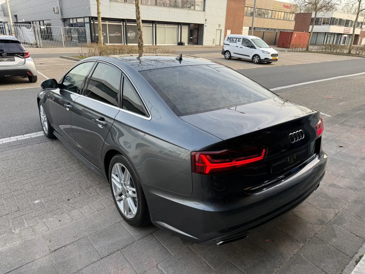 1.8 TFSI Ultra S AUT LMV18/PDC/LEER/NAVI