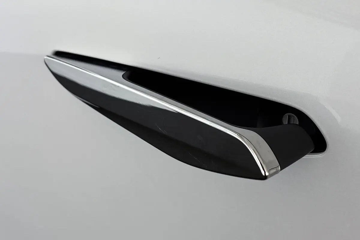 E-Tense Pallas 58.3 kWh Camera Apple CarPlay 19"