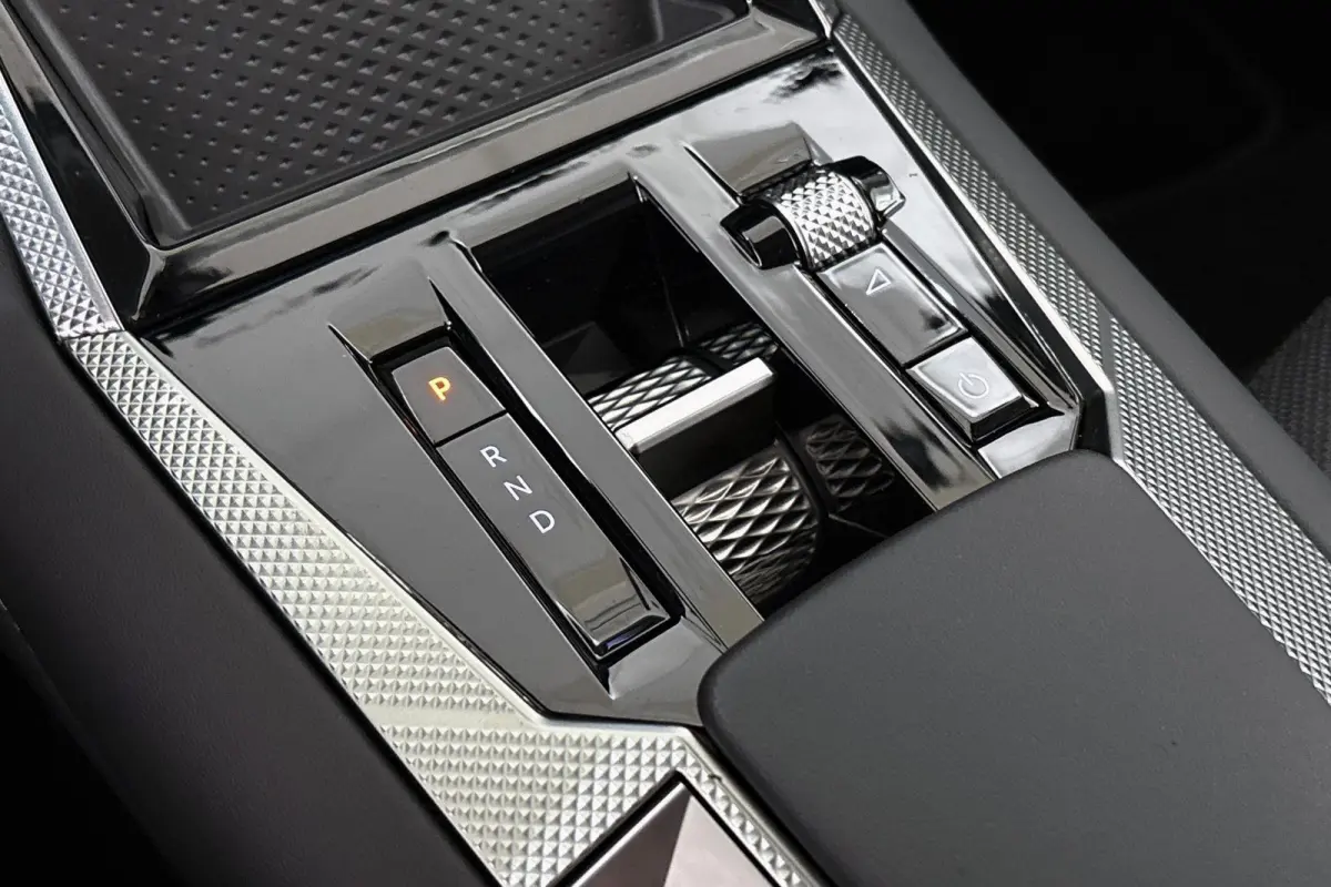 E-Tense Pallas 58.3 kWh Camera Apple CarPlay 19"