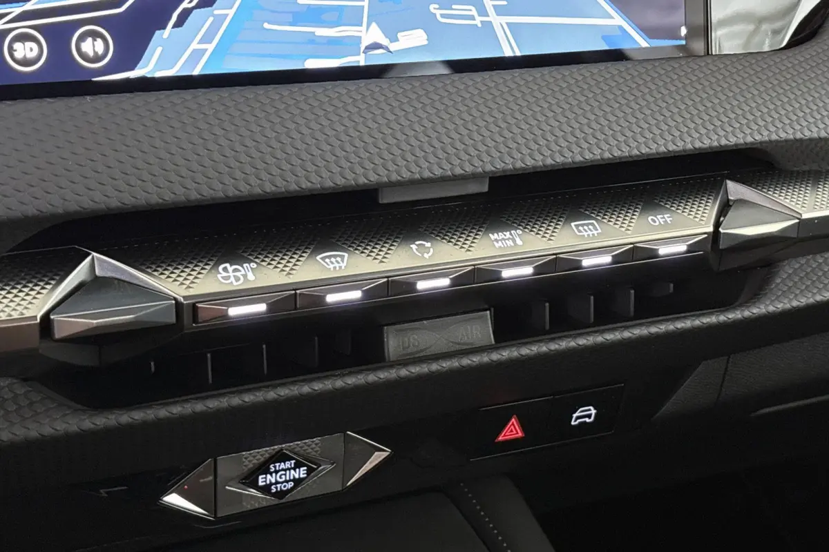 E-Tense Pallas 58.3 kWh Camera Apple CarPlay 19"