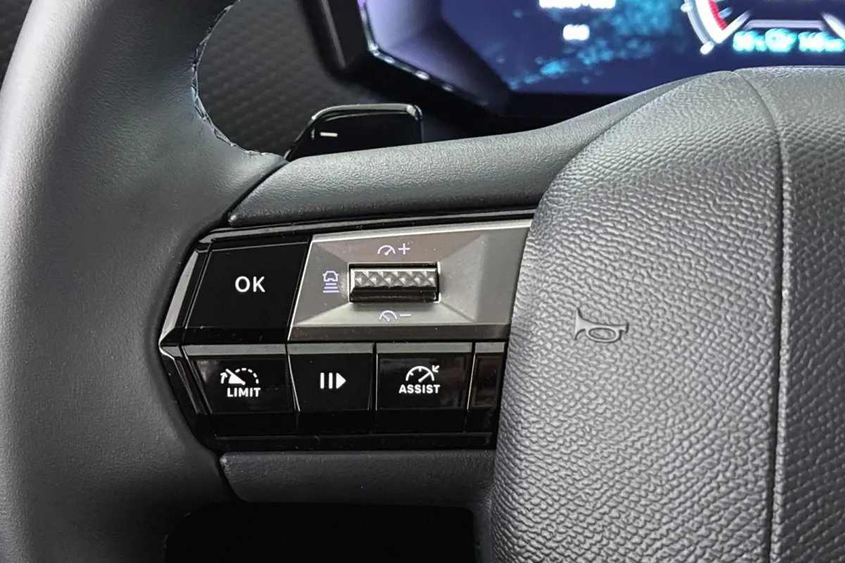 E-Tense Pallas 58.3 kWh Camera Apple CarPlay 19"