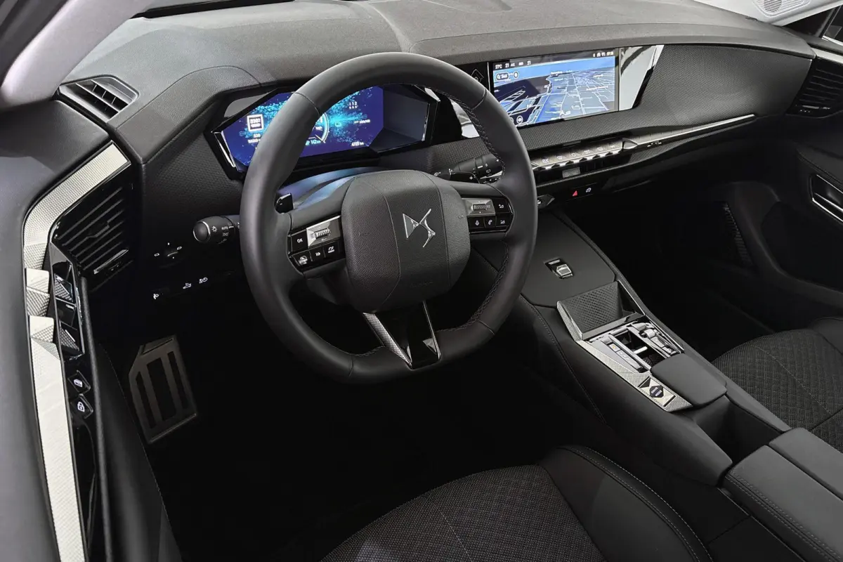 E-Tense Pallas 58.3 kWh Camera Apple CarPlay 19"