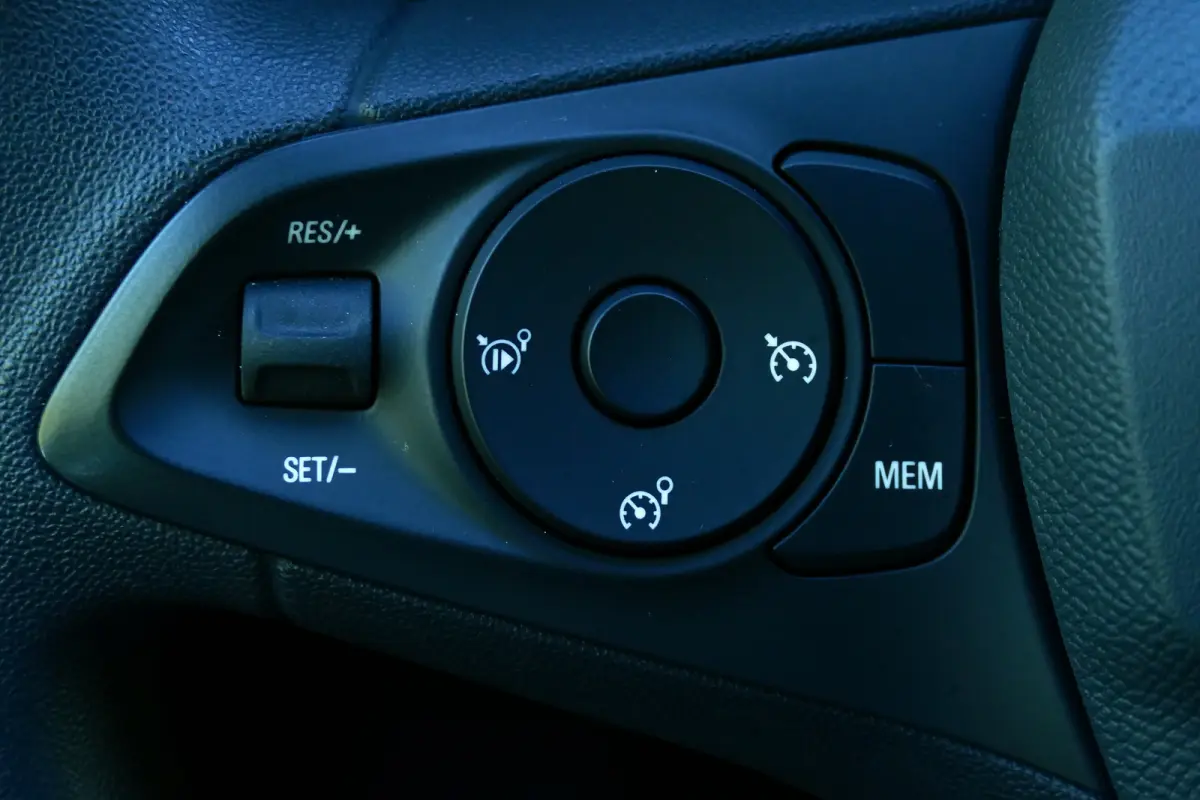 EV 50KWH 136PK EDITION / NAVI / CLIMA / 16" LMV / LED / PDC / BLUETOOTH / CRUISECONTROL / 1E EIGENAAR / SCHITTERENDE STAAT !!