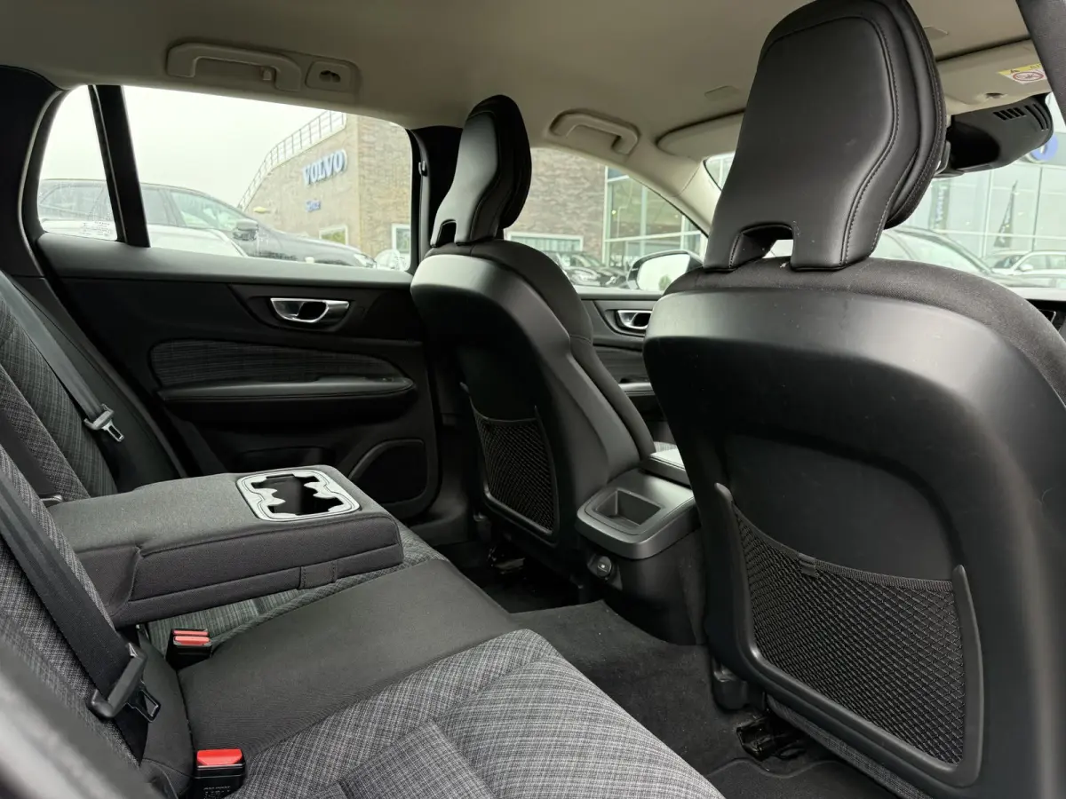 2.0 B3 Momentum | Elektrische Stoelen | BLISS| Keyless |