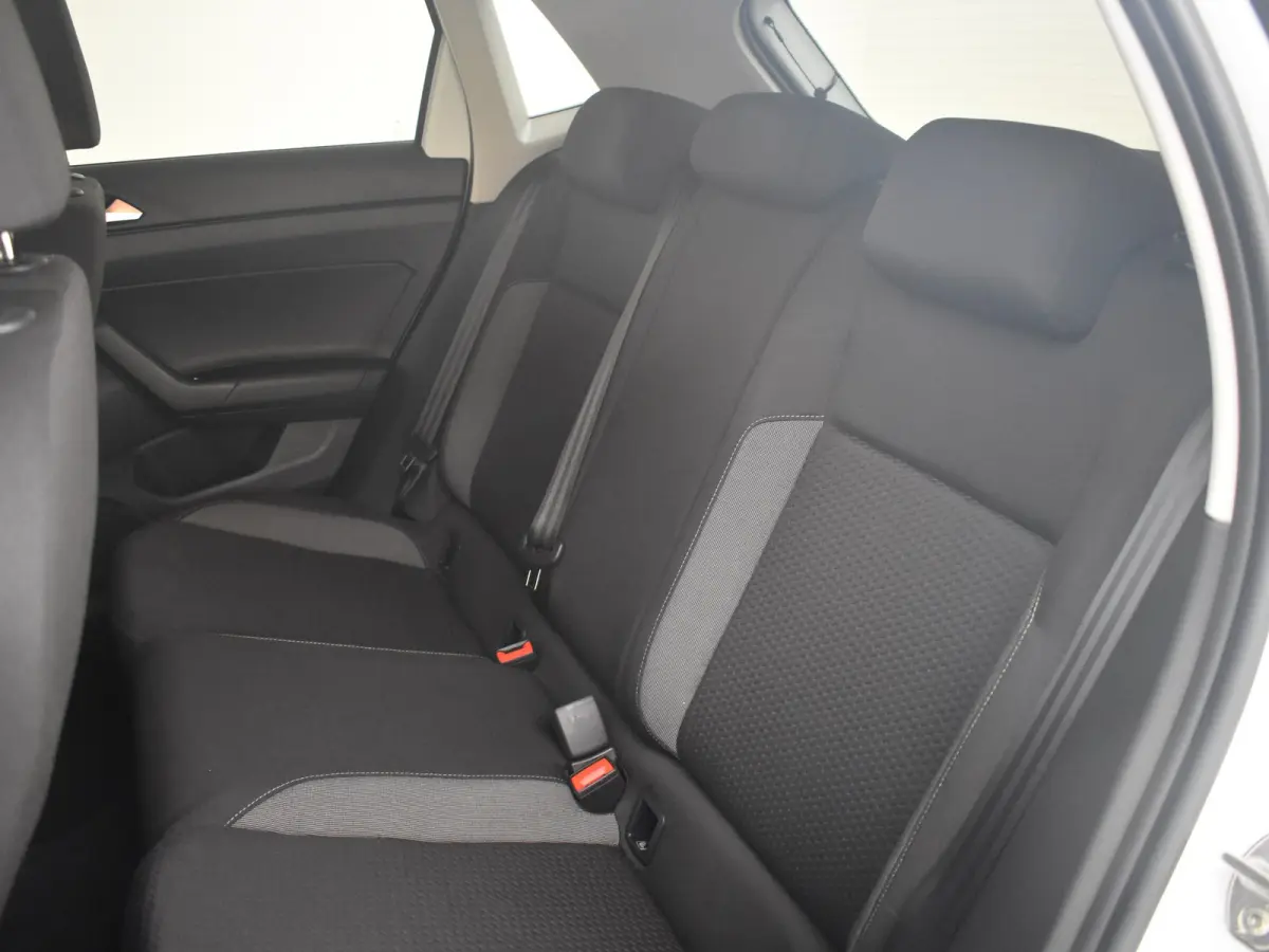 Life Edition 1.0 TSI 7-DSG Auto | Camera | Cr. Contr Adapt | StoelVerwarm. | Apple carplay Android auto | LED | DAB | 15"LMV