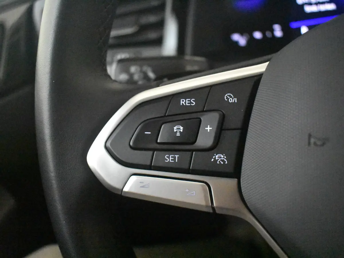 Life Edition 1.0 TSI 7-DSG Auto | Camera | Cr. Contr Adapt | StoelVerwarm. | Apple carplay Android auto | LED | DAB | 15"LMV