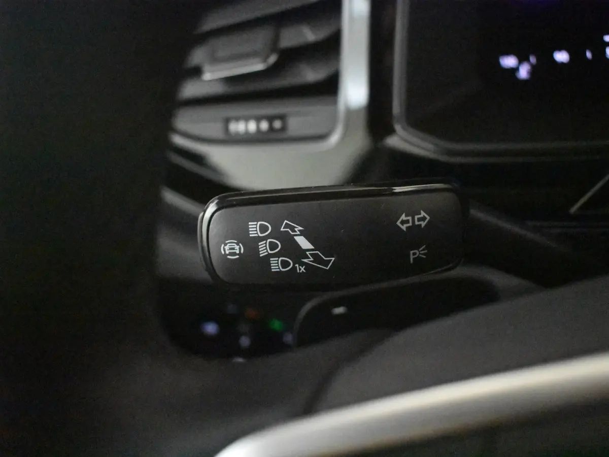Life Edition 1.0 TSI 7-DSG Auto | Camera | Cr. Contr Adapt | StoelVerwarm. | Apple carplay Android auto | LED | DAB | 15"LMV
