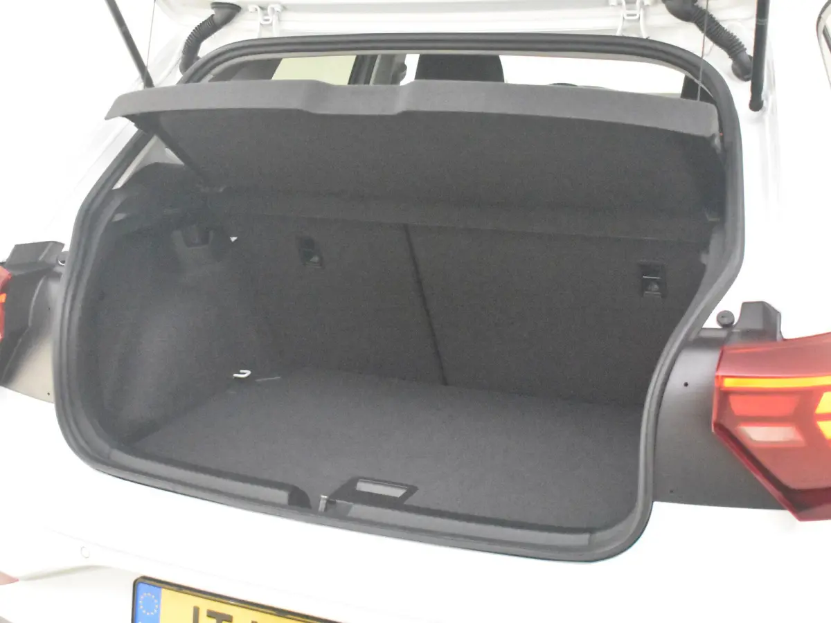 Life Edition 1.0 TSI 7-DSG Auto | Camera | Cr. Contr Adapt | StoelVerwarm. | Apple carplay Android auto | LED | DAB | 15"LMV
