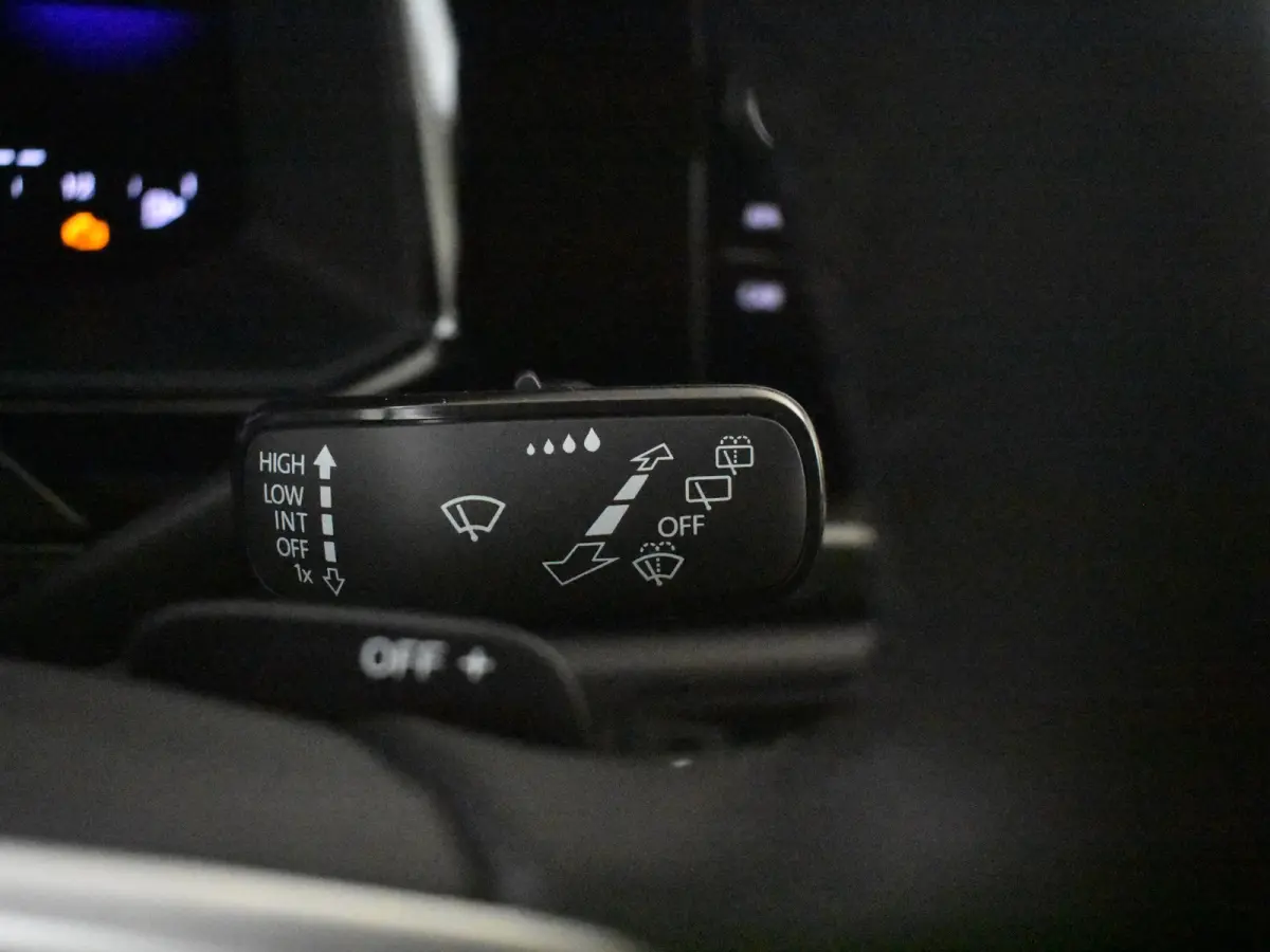 Life Edition 1.0 TSI 7-DSG Auto | Camera | Cr. Contr Adapt | StoelVerwarm. | Apple carplay Android auto | LED | DAB | 15"LMV