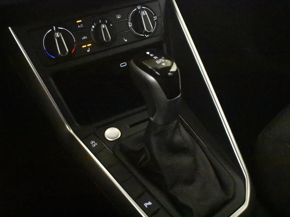 Life Edition 1.0 TSI 7-DSG Auto | Camera | Cr. Contr Adapt | StoelVerwarm. | Apple carplay Android auto | LED | DAB | 15"LMV