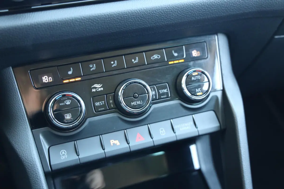 1.5 TSI Business Edition|Trekhaak|Stoelverwarming|ACC|Dodehoek detectie|Carplay|Clima