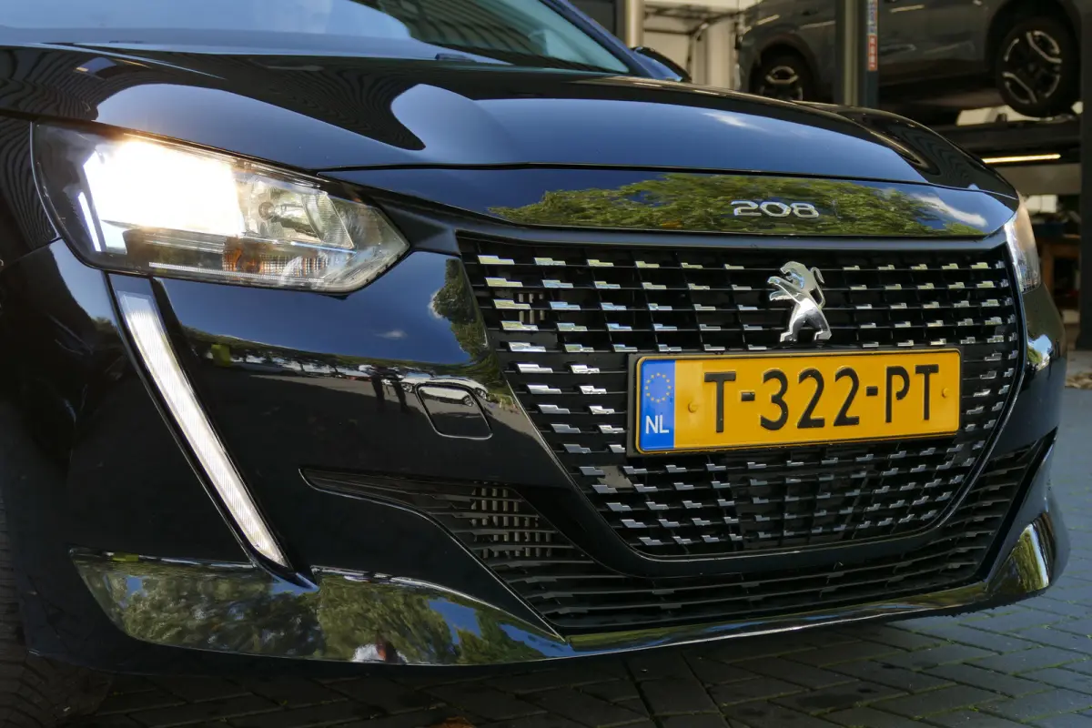 1.2 PURETECH 100PK ACTIVE PACK / NAVI / LED / AIRCO / BLUETOOTH / CRUISECONTROL / 1E EIGENAAR / SCHITTERENDE STAAT !!