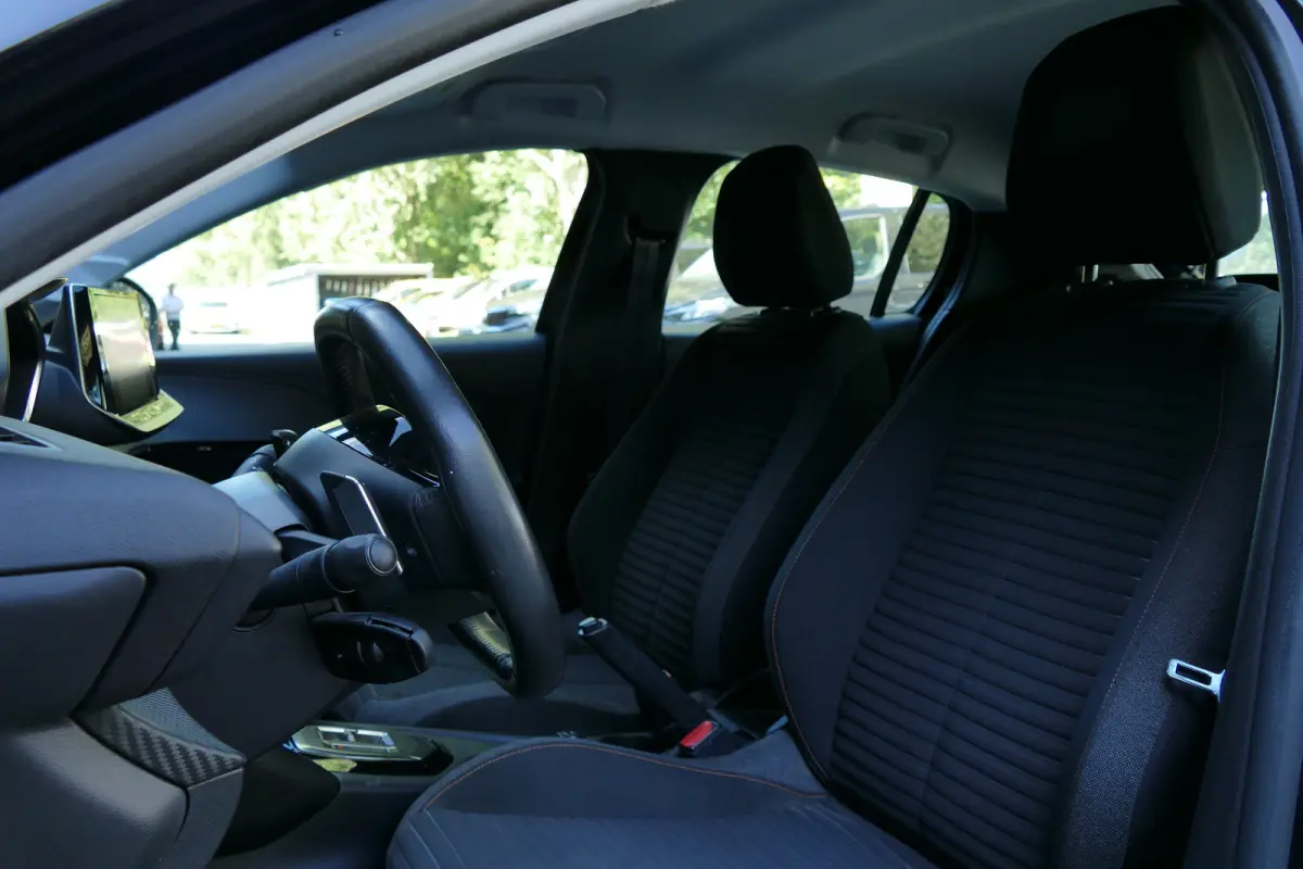1.2 PURETECH 100PK ACTIVE PACK / NAVI / LED / AIRCO / BLUETOOTH / CRUISECONTROL / 1E EIGENAAR / SCHITTERENDE STAAT !!
