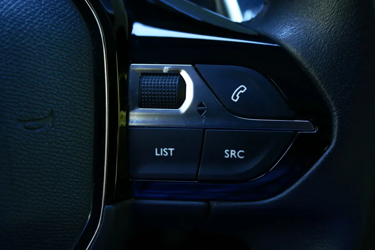 1.2 PURETECH 100PK ACTIVE PACK / NAVI / LED / AIRCO / BLUETOOTH / CRUISECONTROL / 1E EIGENAAR / SCHITTERENDE STAAT !!