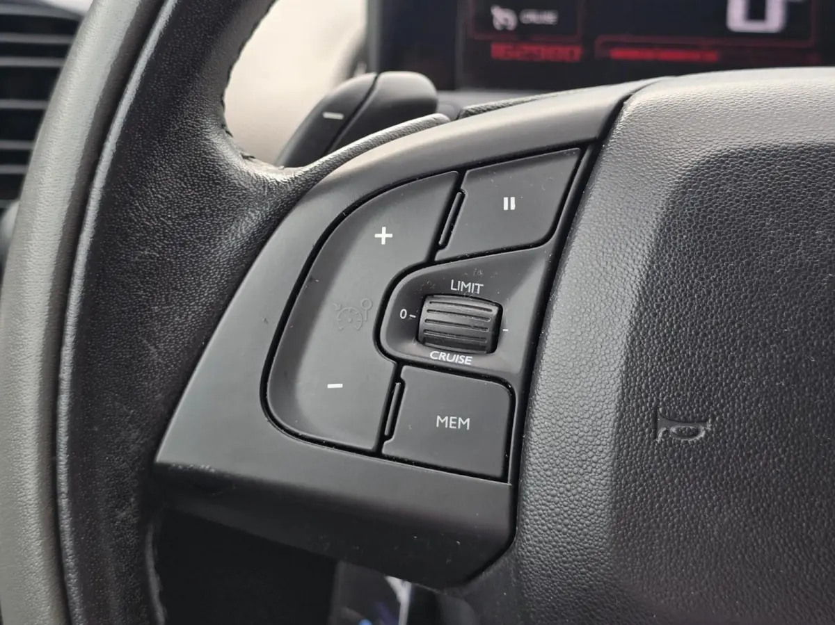 1.2 PureTech Shine Automaat Navi/Pano/PDC