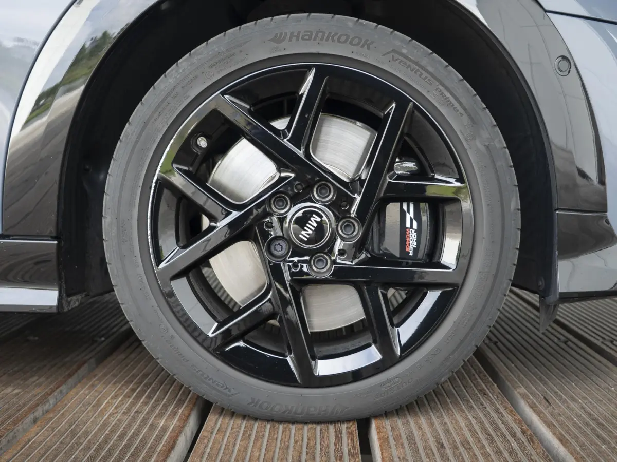 C John Cooper Works | L-pakket | Harmak-Kardon