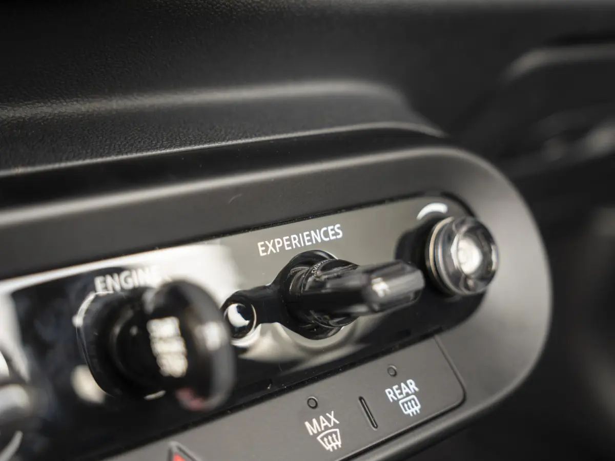 C John Cooper Works | L-pakket | Harmak-Kardon