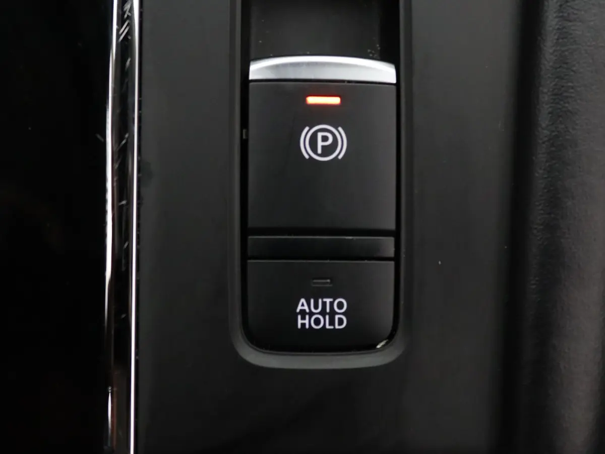306pk PHEV First Edition Apple Carplay/Android Auto | Climate
