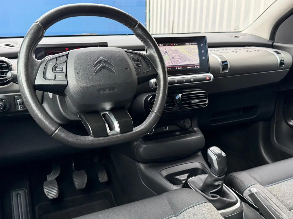 1.2 PureTech Shine|2e Eigenaar|AfnmTrekhaak|D-Riem vv in 2023|CarPlay|Climate|Cruise|Navi|Camera|PDC V+A|N.A.P|