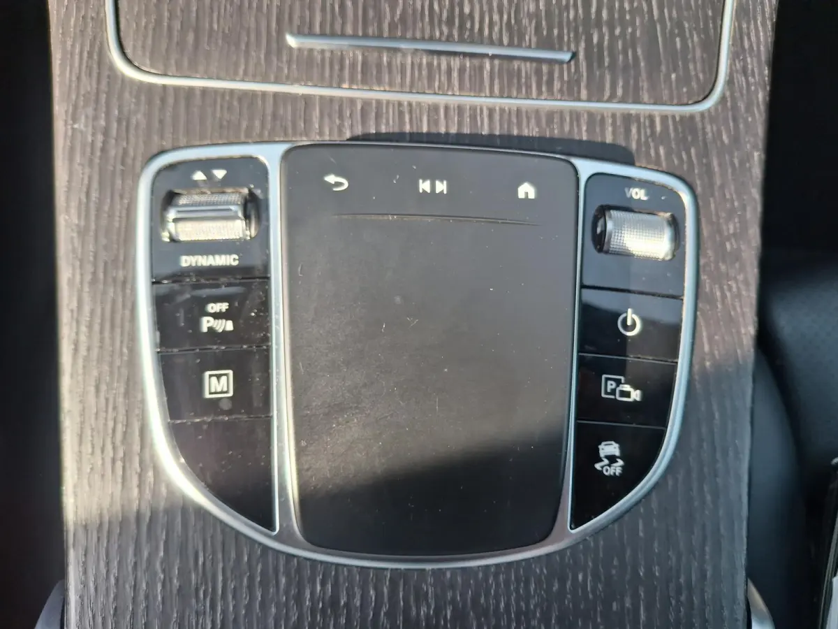 300e 4MATIC | LEER | ACHTERUITRIJCAMERA | ELEKTRISCHE TREKHAAK | NAVIGATIE | STOELVERWARMING | 20" VELGEN |