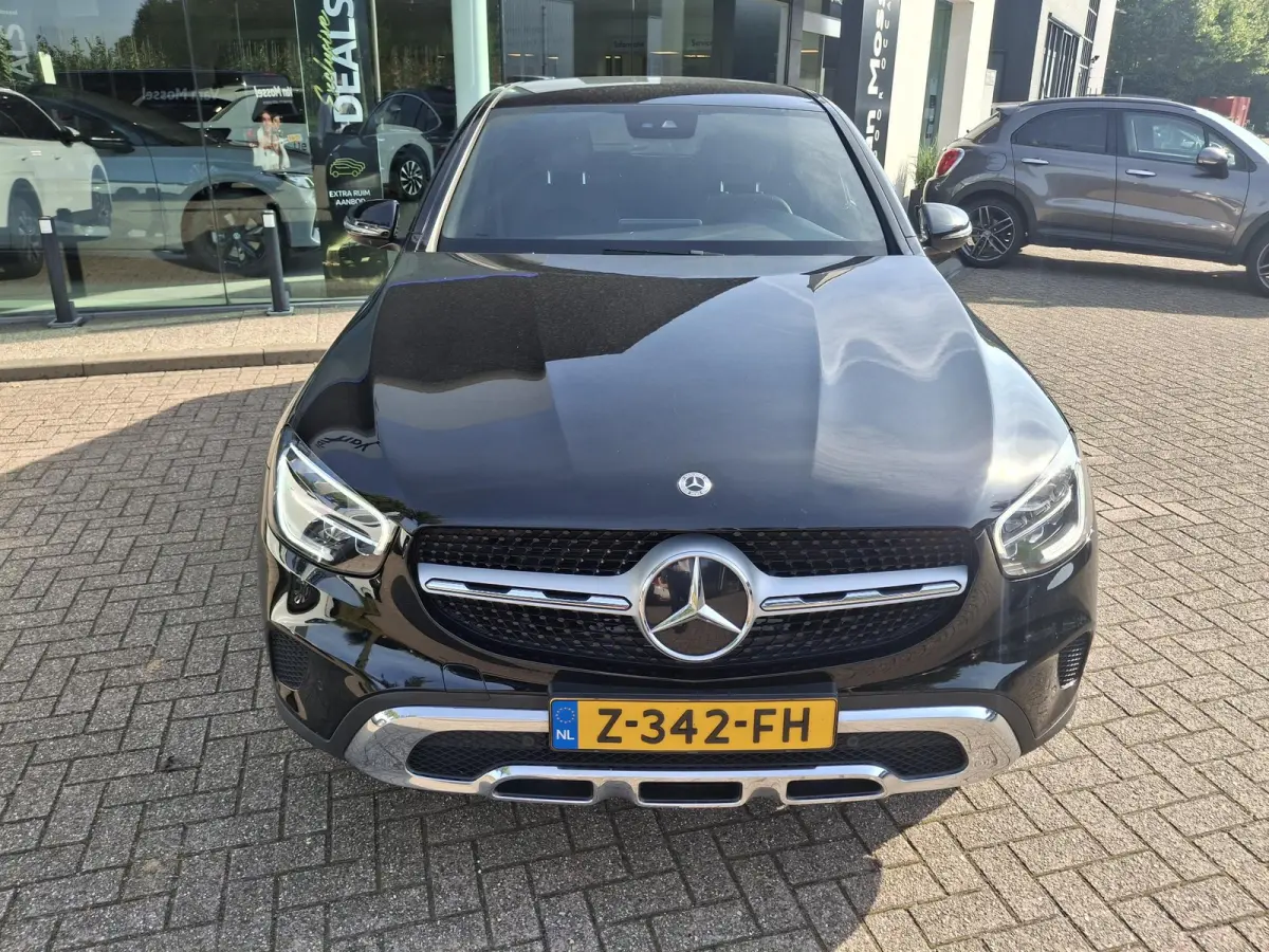 300e 4MATIC | LEER | ACHTERUITRIJCAMERA | ELEKTRISCHE TREKHAAK | NAVIGATIE | STOELVERWARMING | 20" VELGEN |