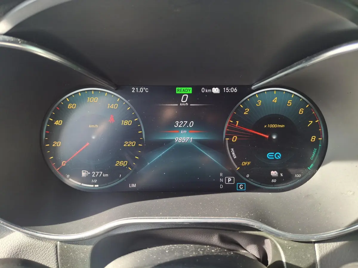 300e 4MATIC | LEER | ACHTERUITRIJCAMERA | ELEKTRISCHE TREKHAAK | NAVIGATIE | STOELVERWARMING | 20" VELGEN |