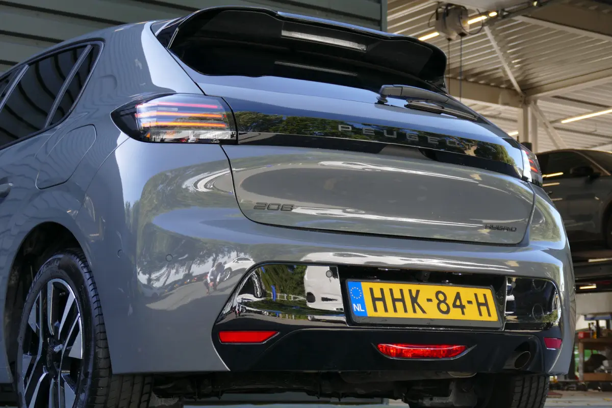 1.2 HYBRID 110PK ALLURE AUTOMAAT / CAMERA V+A / FULL-LED / 16"LMV / NAVI / CLIMA / PDC / BLUETOOTH / CRUISECONTROL / 1E EIGENAAR / SCHITTERENDE STAAT !!