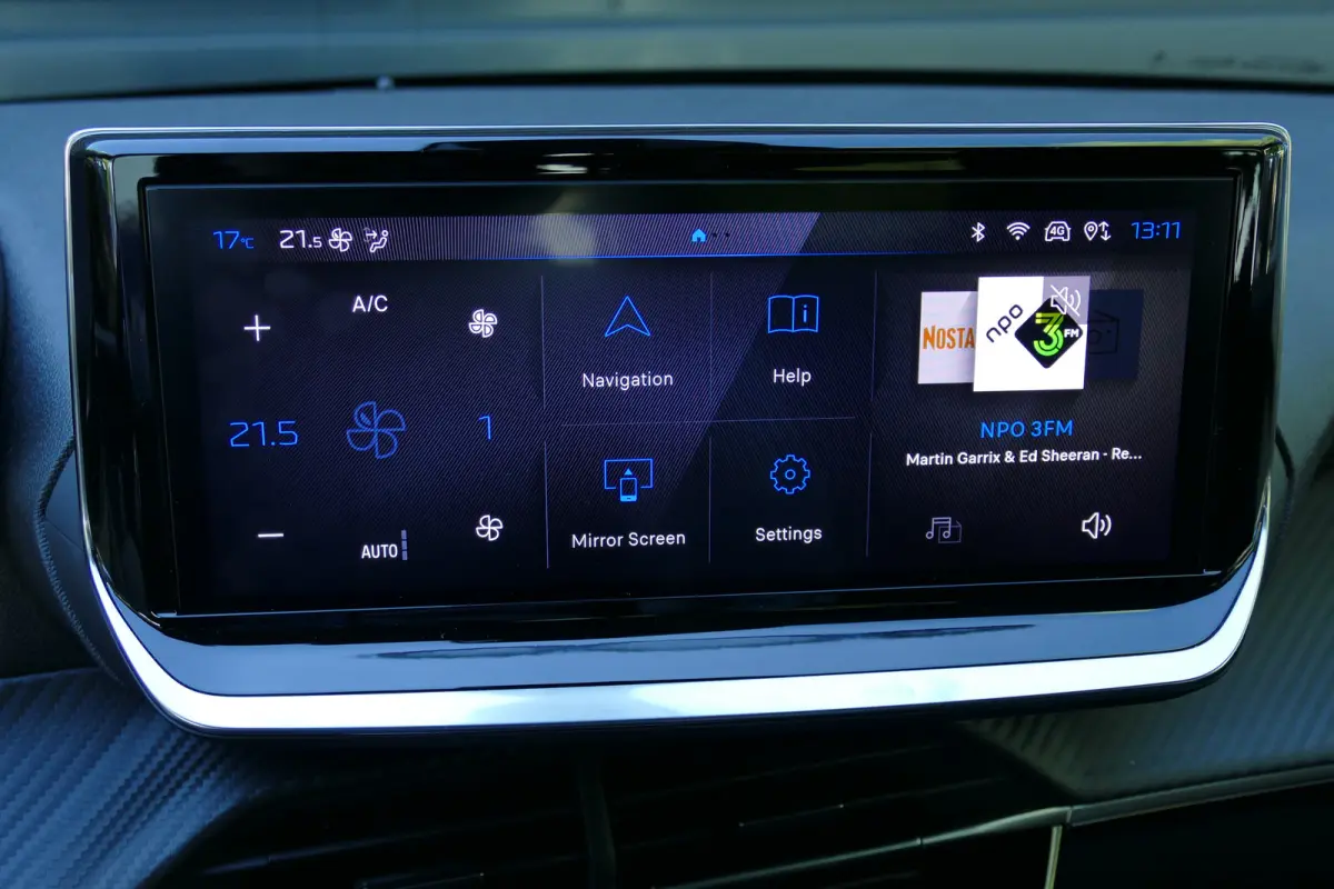 1.2 HYBRID 110PK ALLURE AUTOMAAT / CAMERA V+A / FULL-LED / 16"LMV / NAVI / CLIMA / PDC / BLUETOOTH / CRUISECONTROL / 1E EIGENAAR / SCHITTERENDE STAAT !!