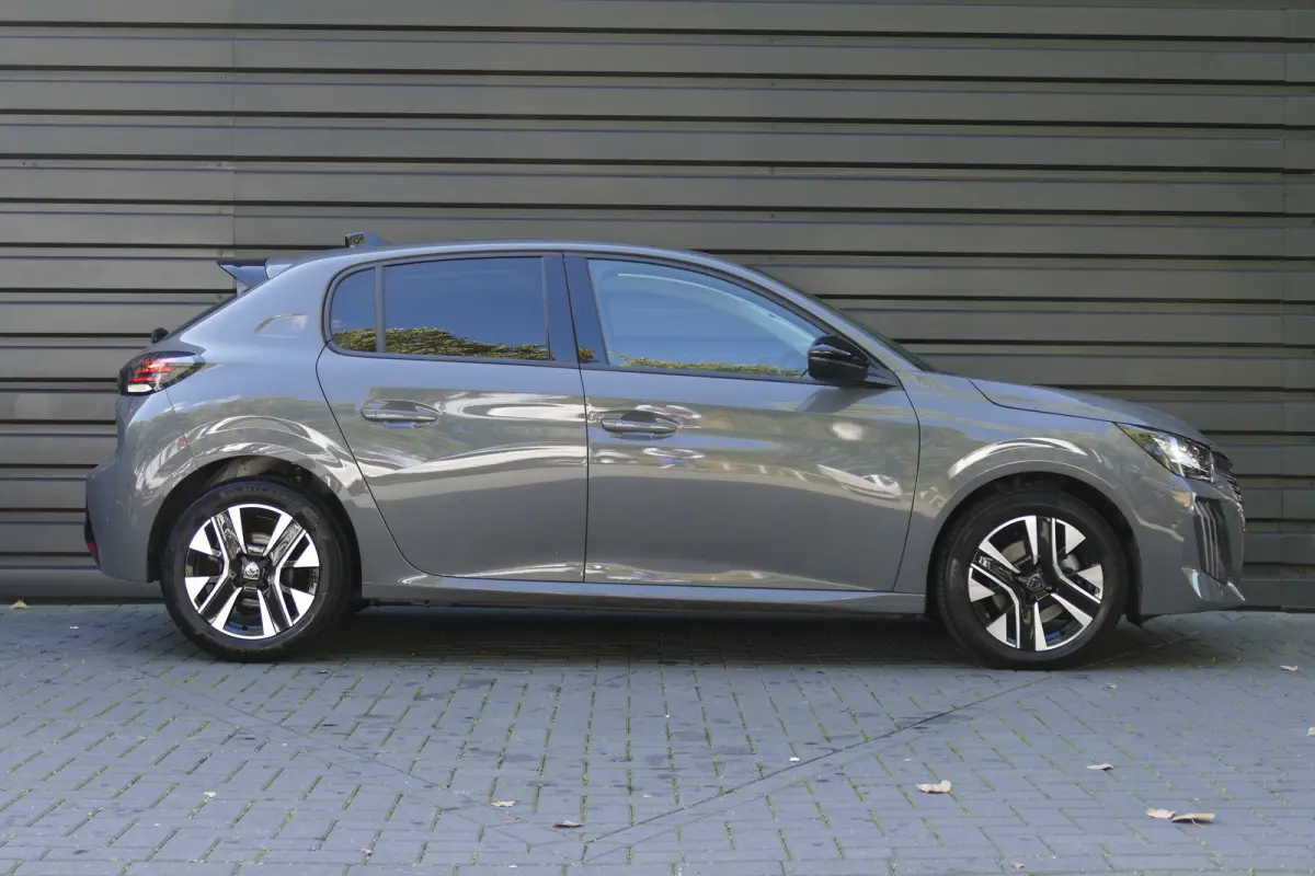 1.2 HYBRID 110PK ALLURE AUTOMAAT / CAMERA V+A / FULL-LED / 16"LMV / NAVI / CLIMA / PDC / BLUETOOTH / CRUISECONTROL / 1E EIGENAAR / SCHITTERENDE STAAT !!