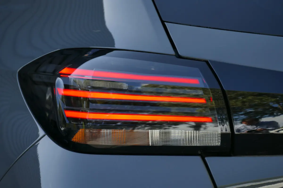 1.2 HYBRID 110PK ALLURE AUTOMAAT / CAMERA V+A / FULL-LED / 16"LMV / NAVI / CLIMA / PDC / BLUETOOTH / CRUISECONTROL / 1E EIGENAAR / SCHITTERENDE STAAT !!