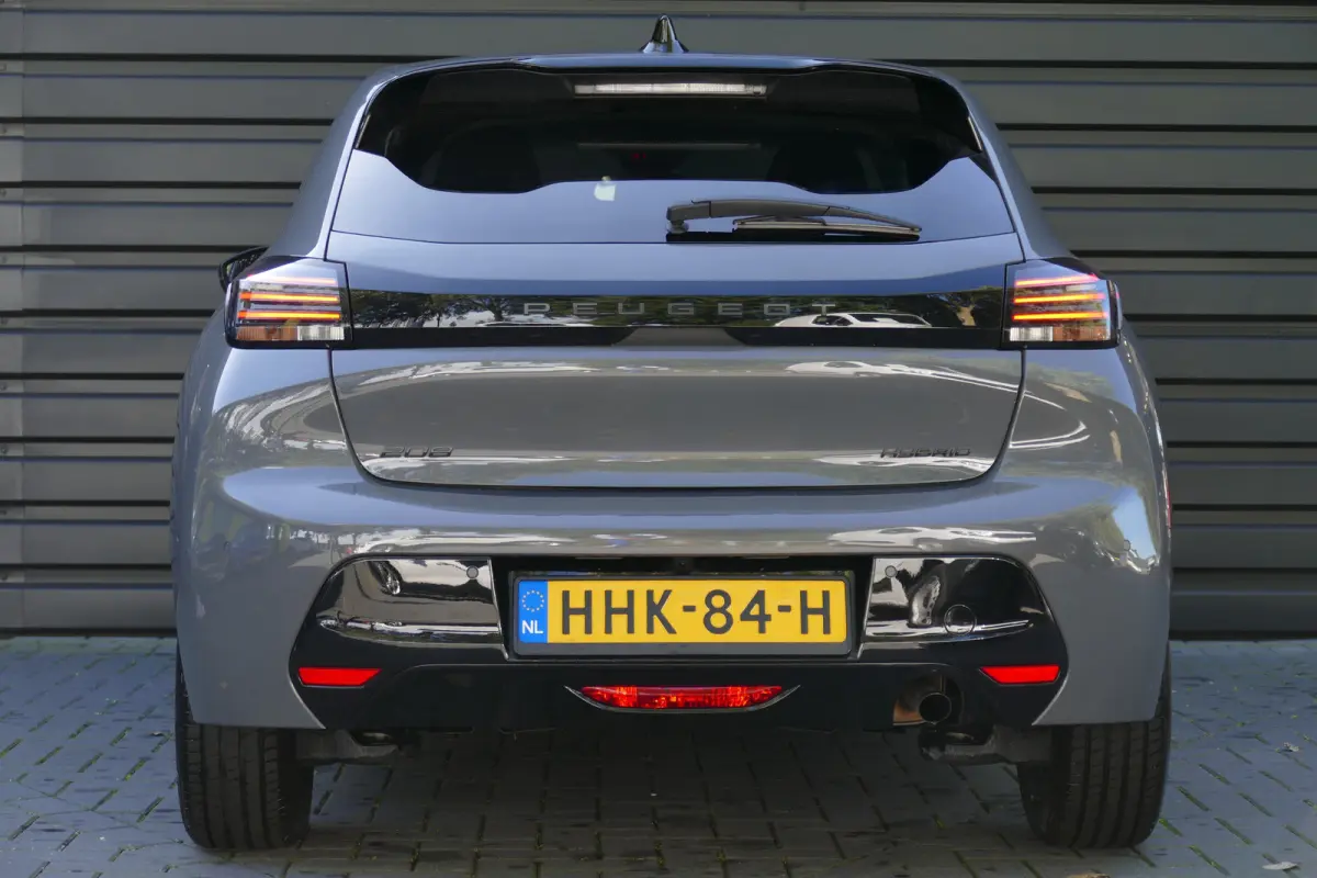 1.2 HYBRID 110PK ALLURE AUTOMAAT / CAMERA V+A / FULL-LED / 16"LMV / NAVI / CLIMA / PDC / BLUETOOTH / CRUISECONTROL / 1E EIGENAAR / SCHITTERENDE STAAT !!
