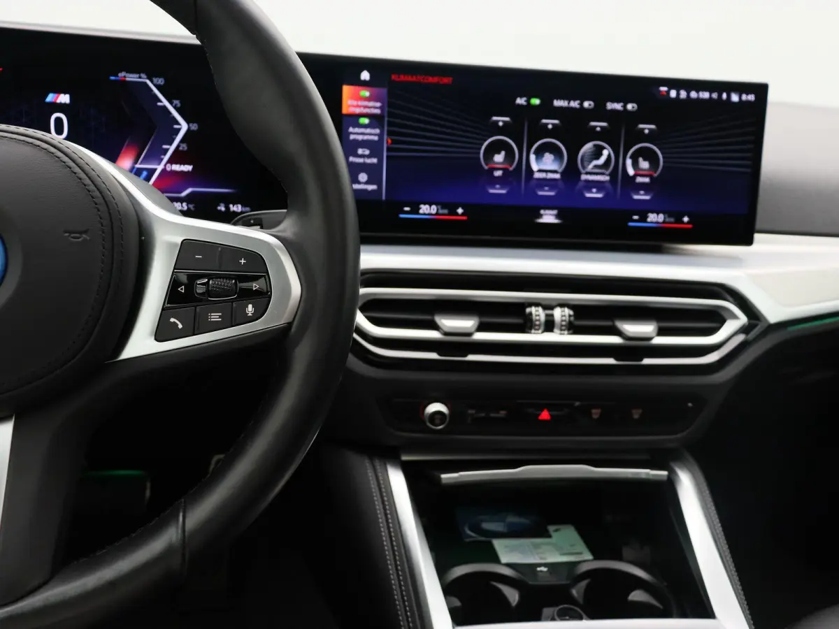 eDrive35 High Executive | M Sportpakket | Safety Pack | Trekhaak | Active Cruise Control | DAB | HiFi | 18''