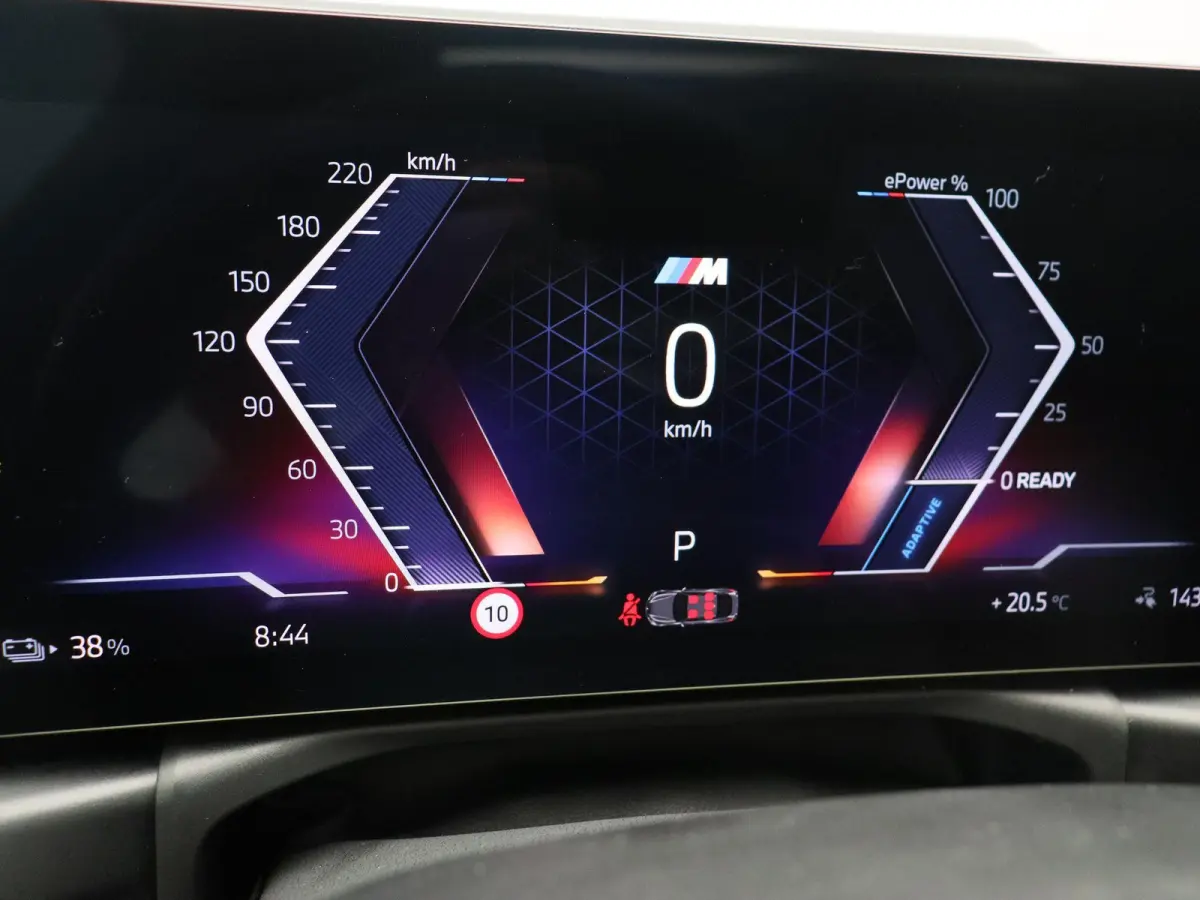 eDrive35 High Executive | M Sportpakket | Safety Pack | Trekhaak | Active Cruise Control | DAB | HiFi | 18''