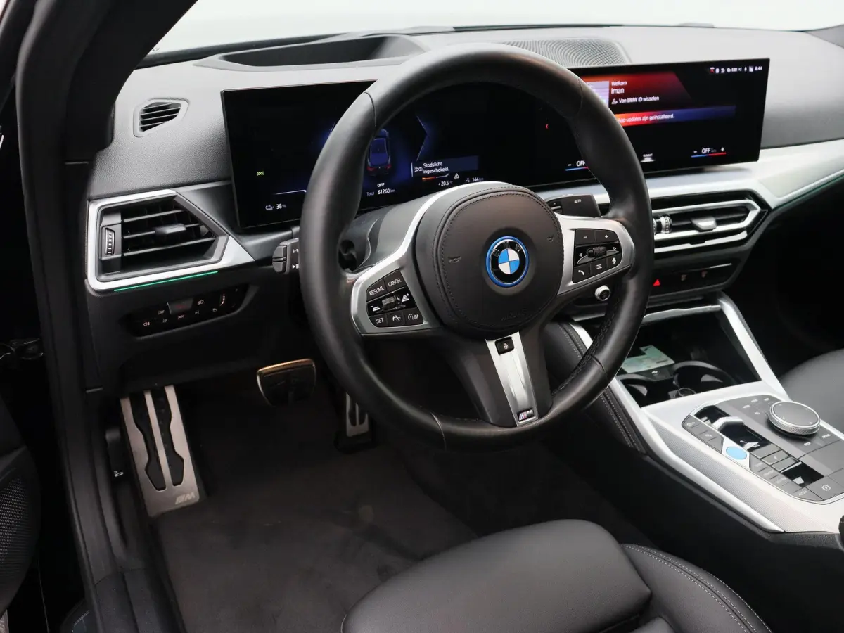 eDrive35 High Executive | M Sportpakket | Safety Pack | Trekhaak | Active Cruise Control | DAB | HiFi | 18''