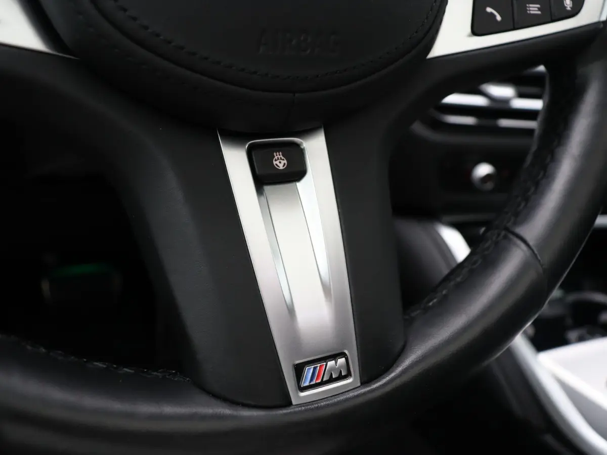 eDrive35 High Executive | M Sportpakket | Safety Pack | Trekhaak | Active Cruise Control | DAB | HiFi | 18''