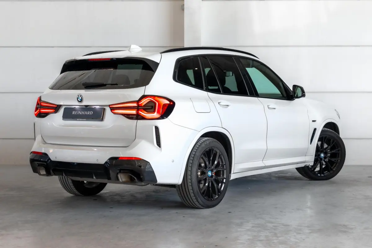 xDrive30e High Executive / M Sport Pro / Pano / HUD / Elektr. Stoelen / Harman Kardon