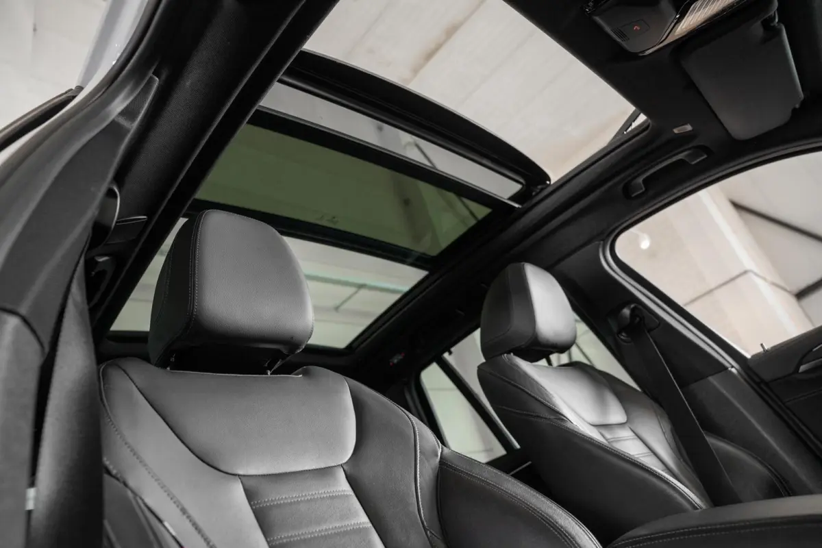 xDrive30e High Executive / M Sport Pro / Pano / HUD / Elektr. Stoelen / Harman Kardon