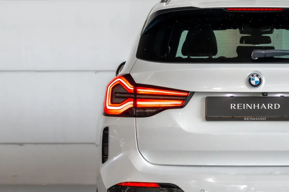 xDrive30e High Executive / M Sport Pro / Pano / HUD / Elektr. Stoelen / Harman Kardon
