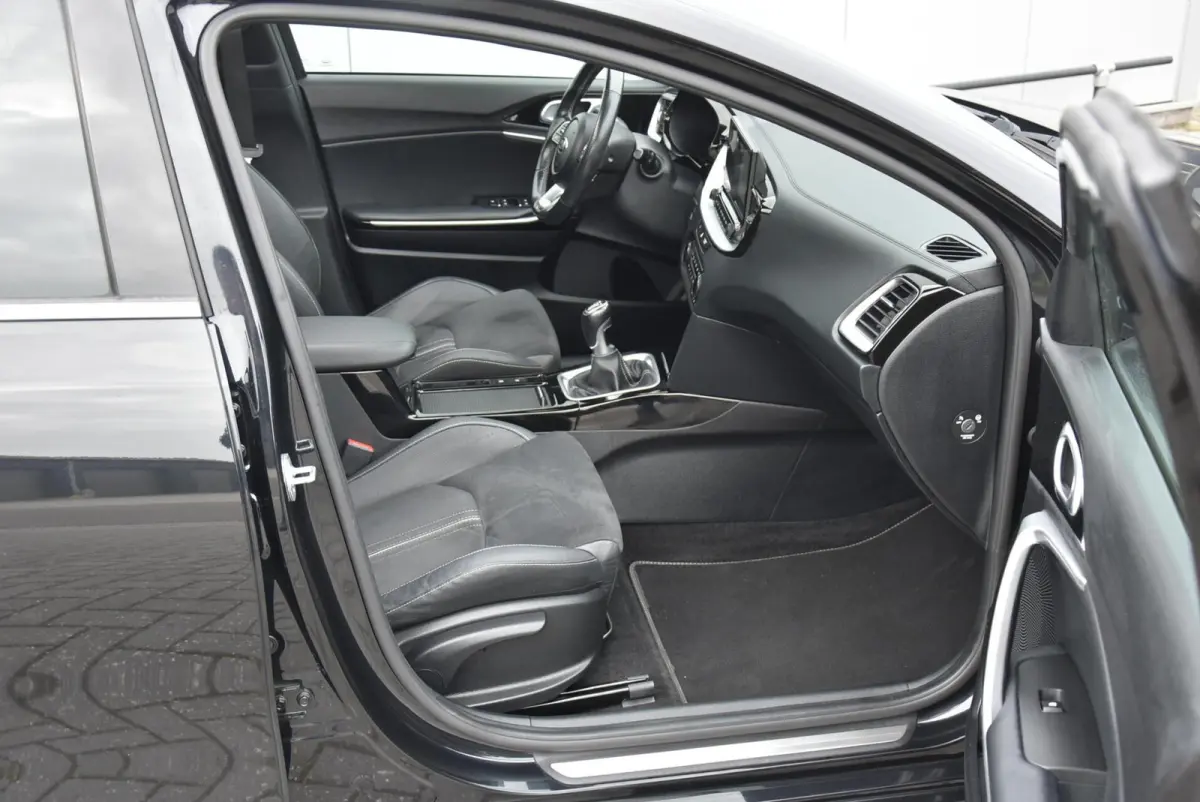 1.0 T-GDI GT-PlusLine Panoramadak Navi Leer NAP