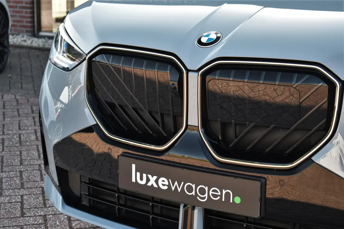 30e xDrive M-Sport Pano Trekhaak ACC H/K HUD 360 E-zetels