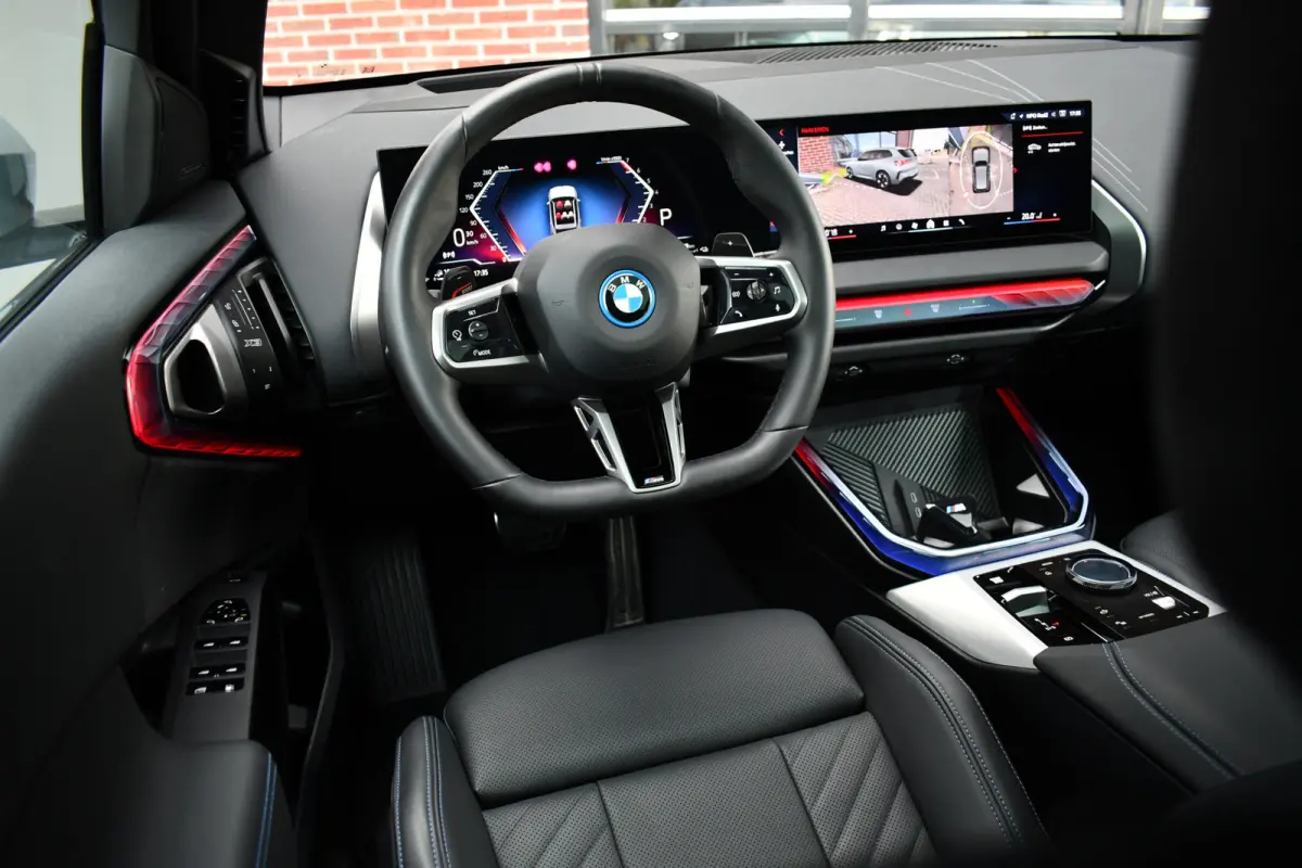 30e xDrive M-Sport Pano Trekhaak ACC H/K HUD 360 E-zetels